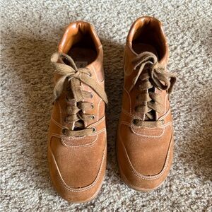 Suburban Brown Suede Sneakers with Thick Sole and Low-Top Design/NWOT